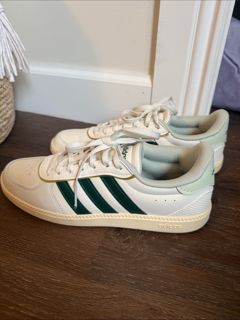 Adidas Sneakers